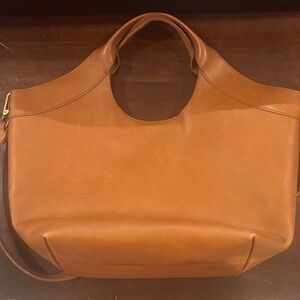 Madewell Sydney Cutout Tote in  burnished Carmel (tan) Leather